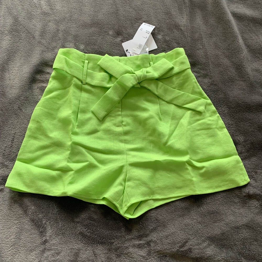 ✨BNWT✨ Urban Outfitters Highwaist Paperbag Shorts